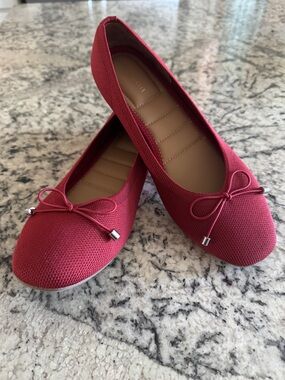 Kelly & Katie Sasha Red Knit Ballet Flats with Bow Accent Brick Red Size 9.5”